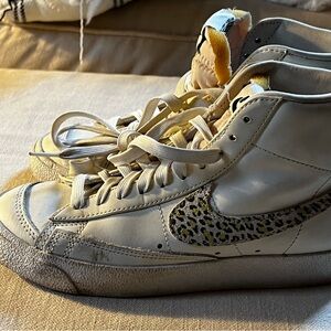 Women's High-Top Sneakers with Leopard Print Swoosh